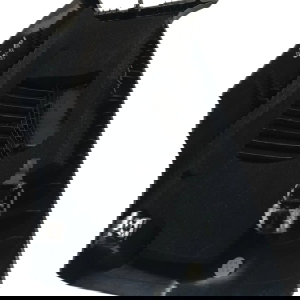 Moldura Coluna Traseira Direita Volvo C30 2.5 T5 2010 2011