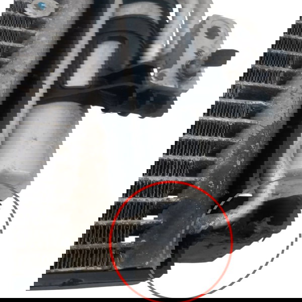 Condensador Ar Condicionado Gm Corsa 1.0 2004 Detalhe