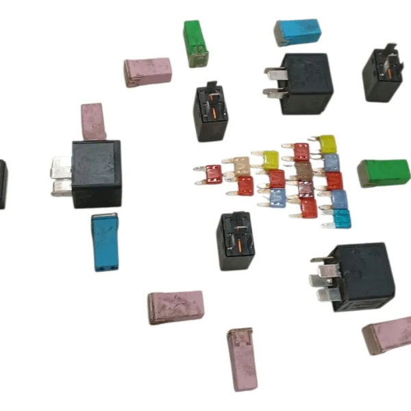 Kit Fusivel Rele Volvo C30 T5 2.5 2008 2009 2010 2011 2012