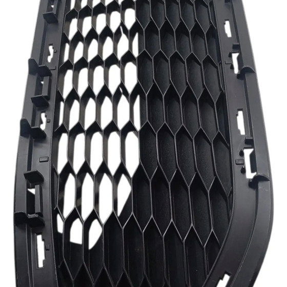 Grade Parachoque Dianteiro S/friso Ford Ka 2015 2016 Detalhe