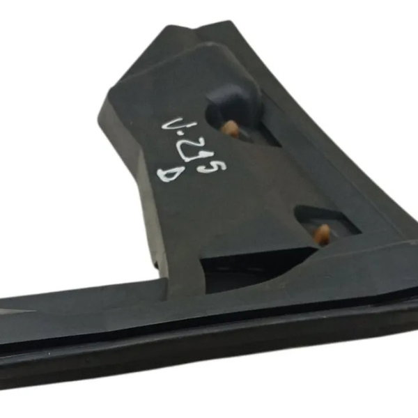 Moldura Direita Suporte Churrasqueira Renault Clio 2006 2007