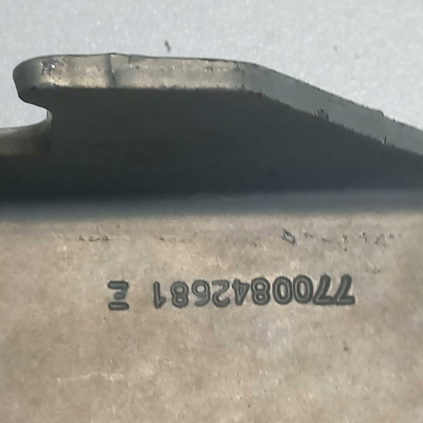 Dobradiça Capô Lado Direito Renault Clio 2005