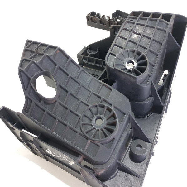 Suporte Caixa Fusível Motor Vw Jetta 2009