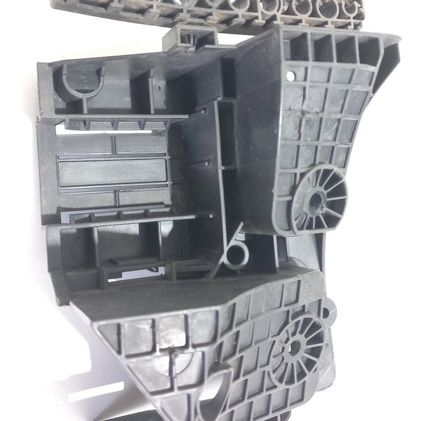 Suporte Caixa Fusível Motor Vw Jetta 2009