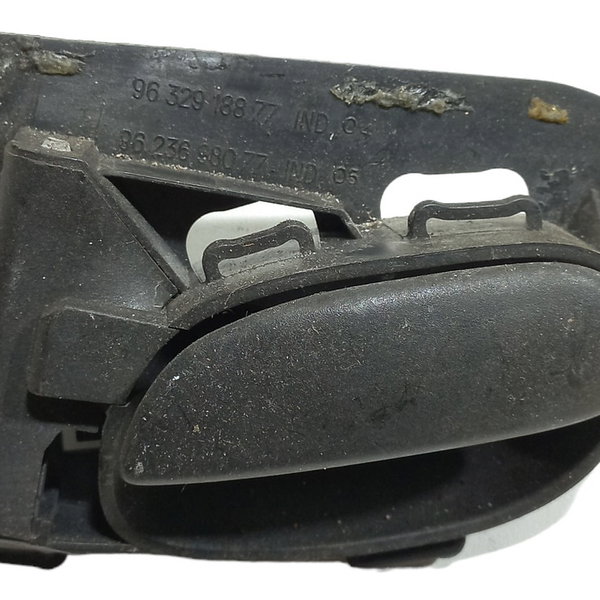 Maçaneta Interna Traseira Direita Peugeot 206 Preto Traseira