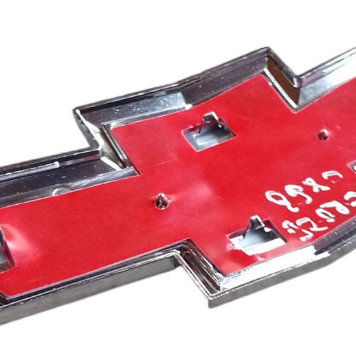 Emblema Dianteiro Chevrolet Cruze 2010 Detalhes  Cromado Amarelo